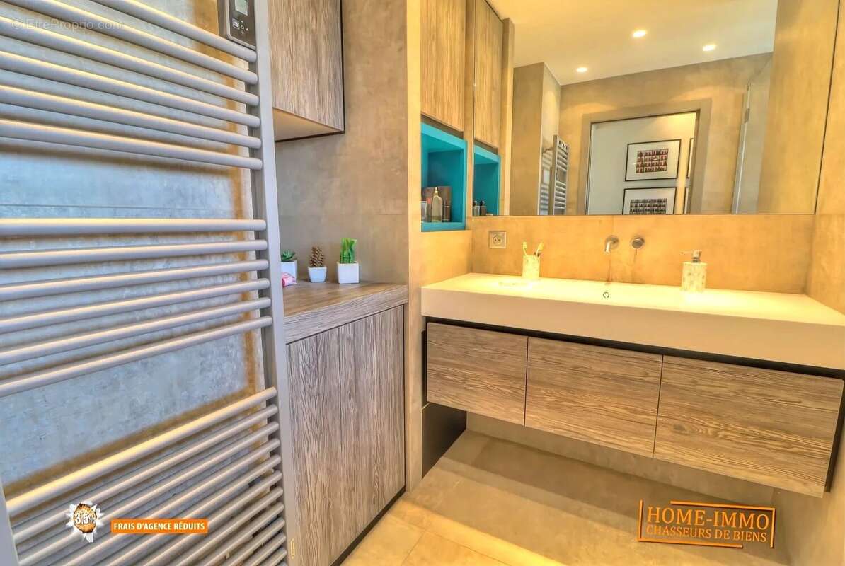 Appartement à VILLENEUVE-LOUBET