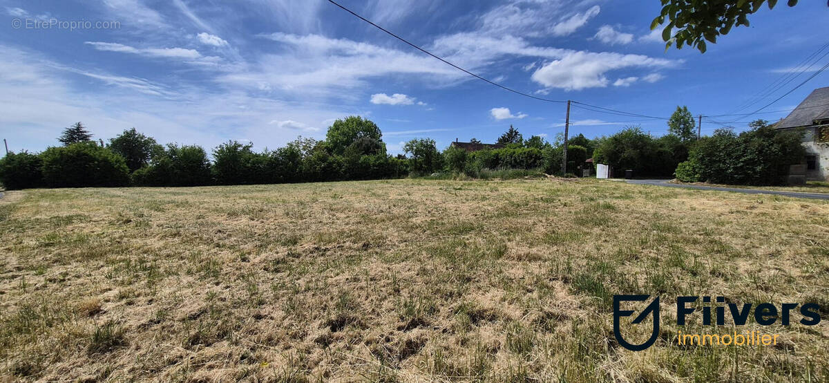 Terrain à SAINT-HILAIRE-LES-ANDRESIS