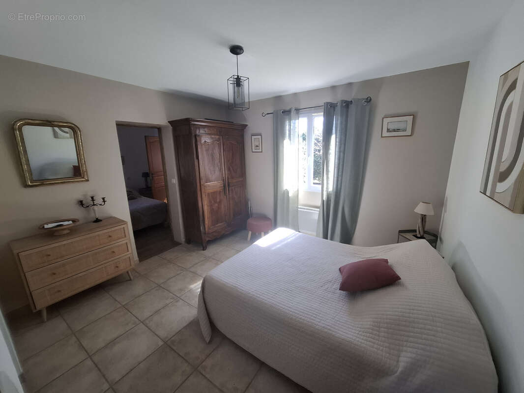 Maison à FONTVIEILLE