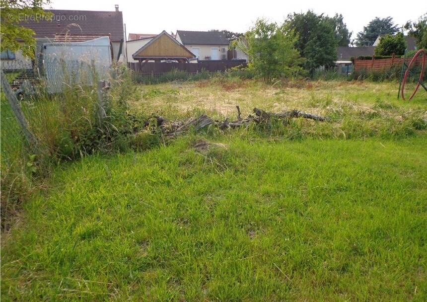 Terrain à MAREUIL-LES-MEAUX