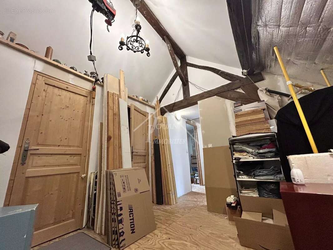 Maison à BELLENAVES