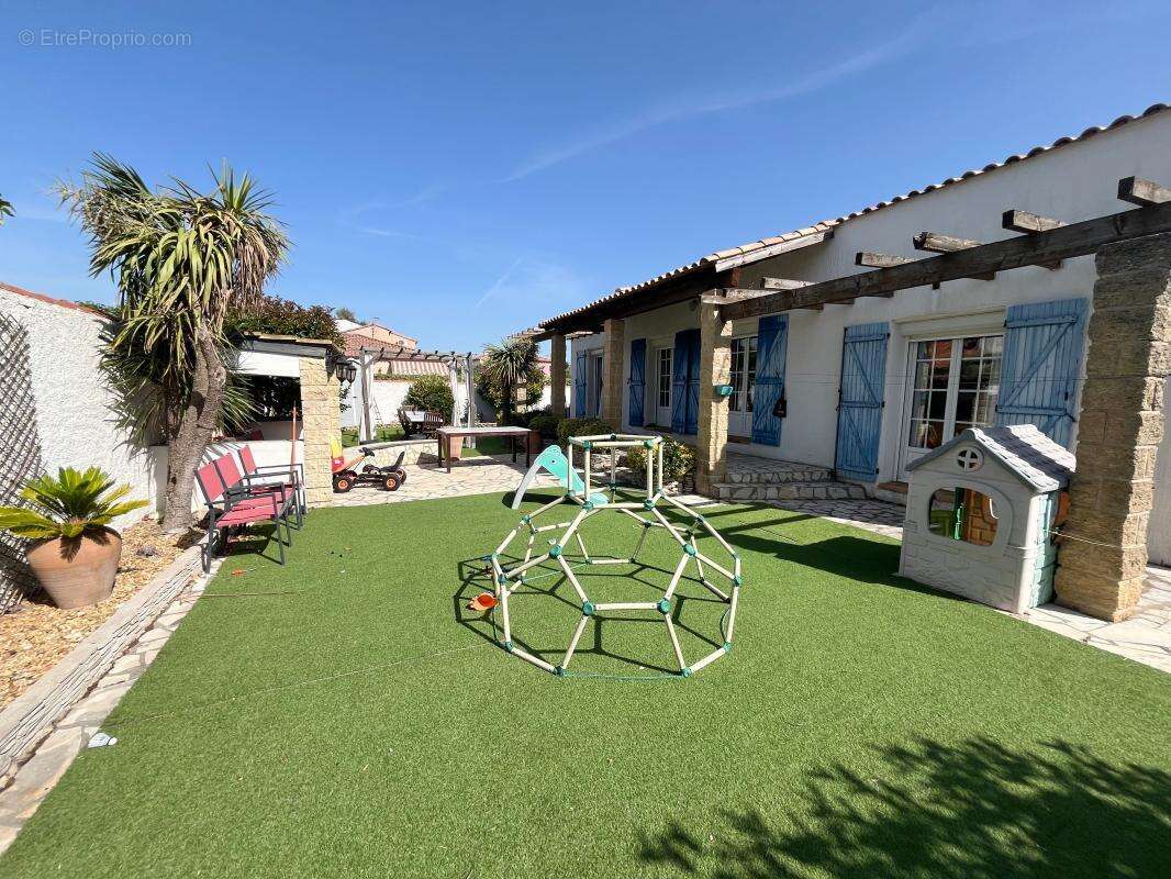 Villa T4 avec dépendance T2 sur un terrain piscinable de 634 m² - photo 9