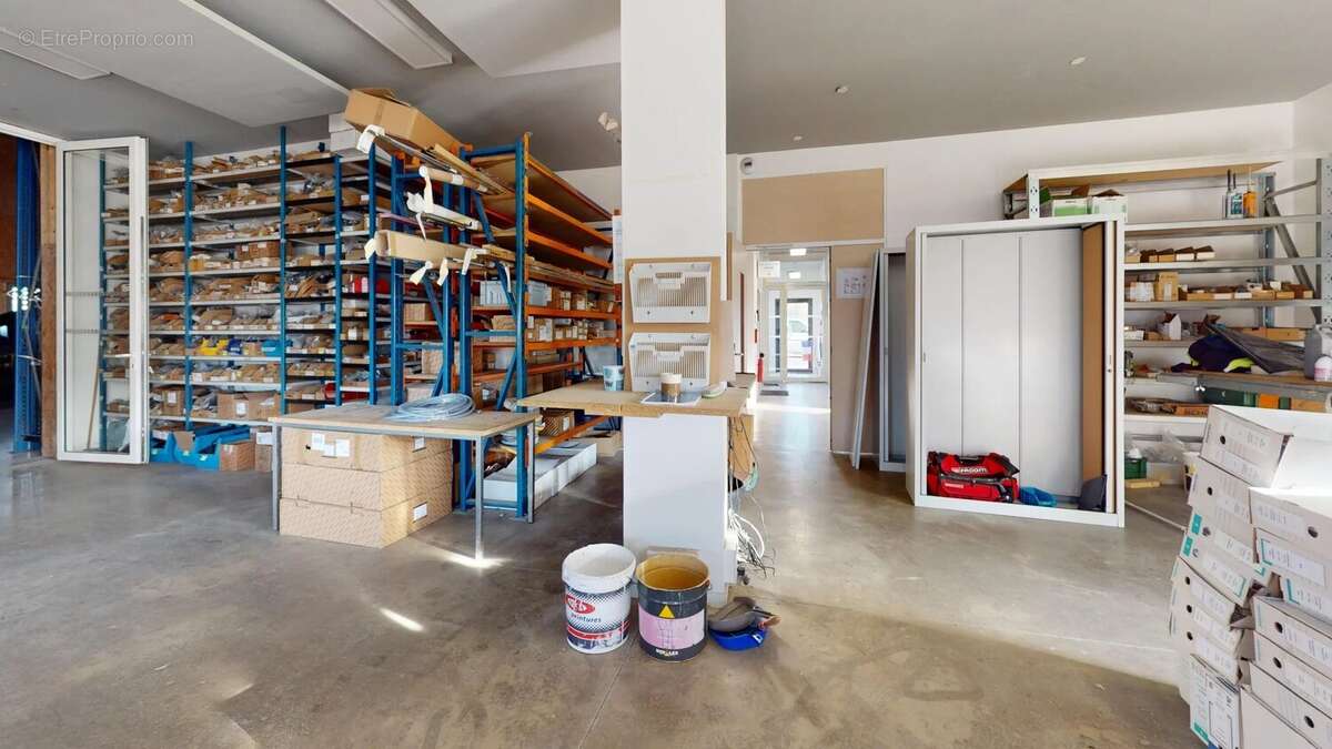 Commerce à COIGNIERES