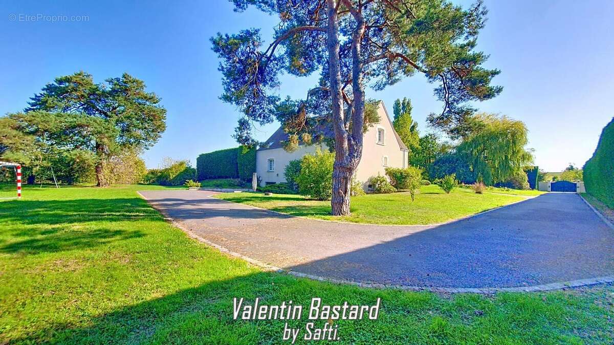 Maison 260 m² à Blere  - photo 9