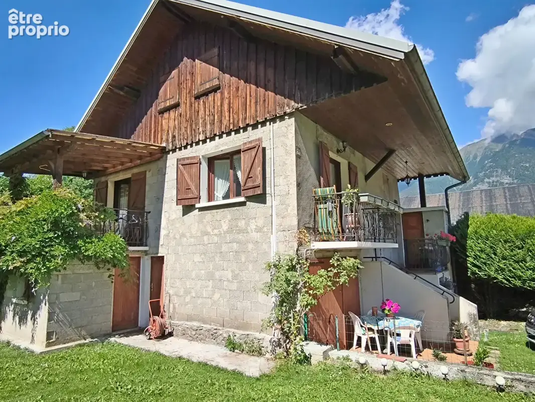 Maison à SAINTE-HELENE-SUR-ISERE