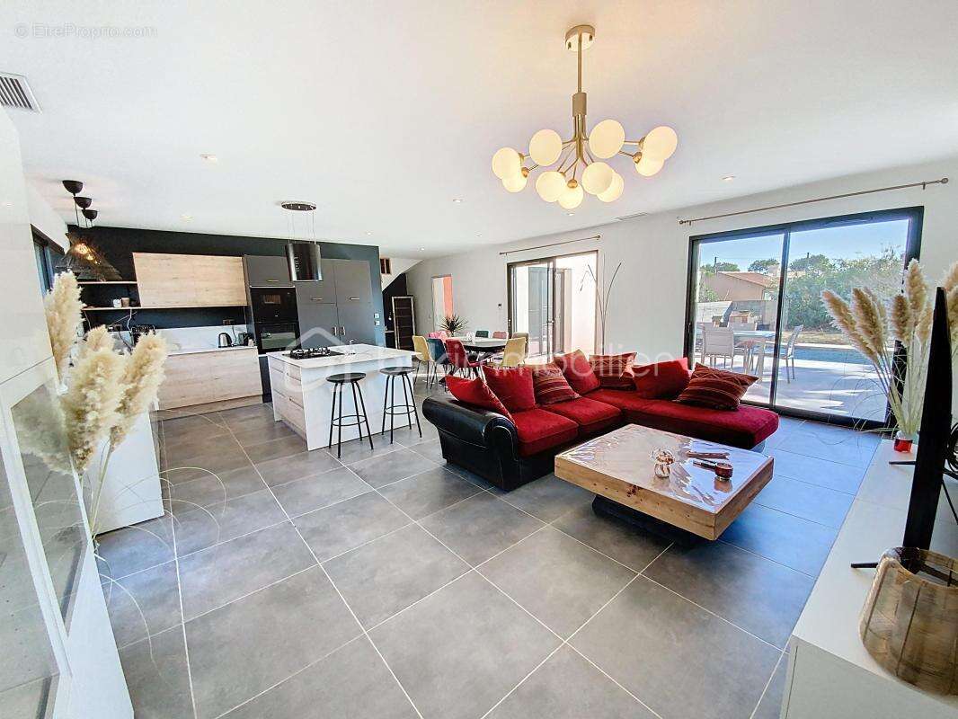 Maison à CUXAC-D&#039;AUDE