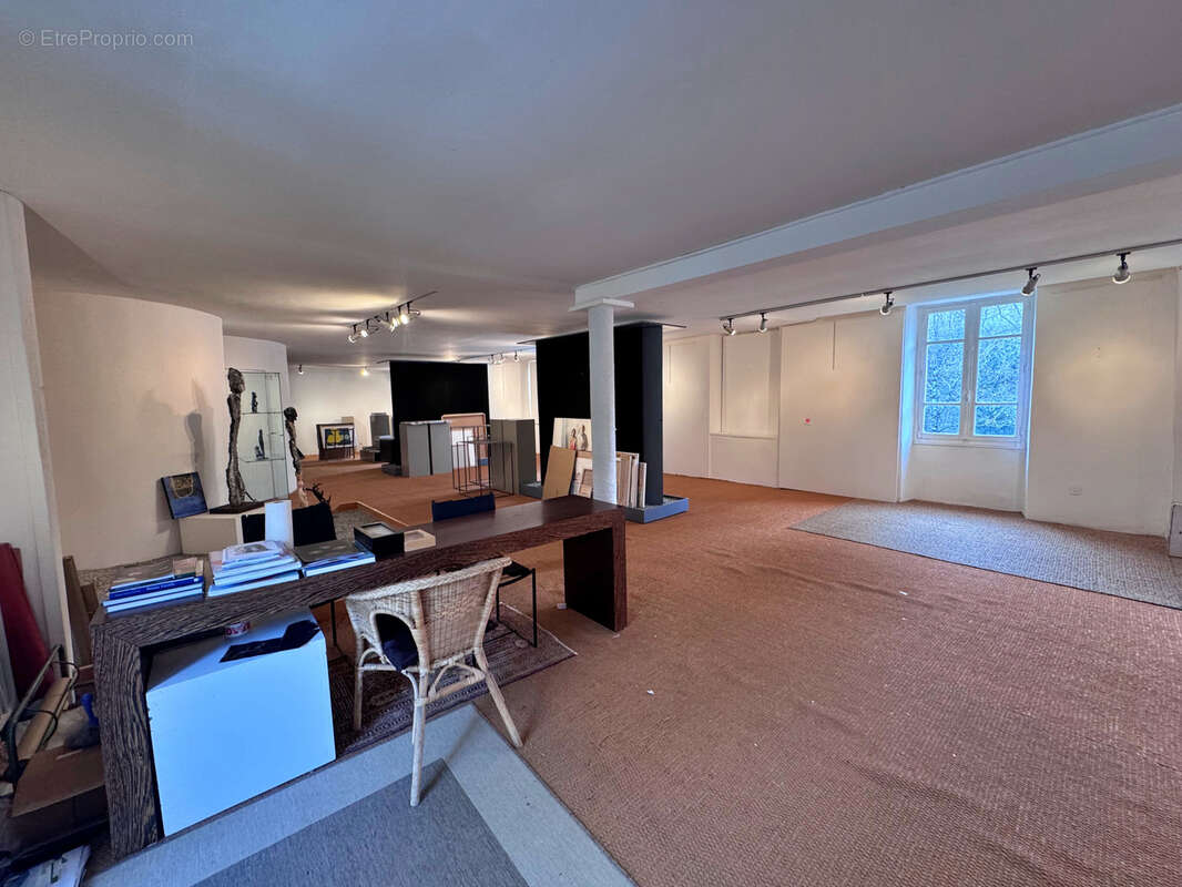 Commerce à DIEULEFIT