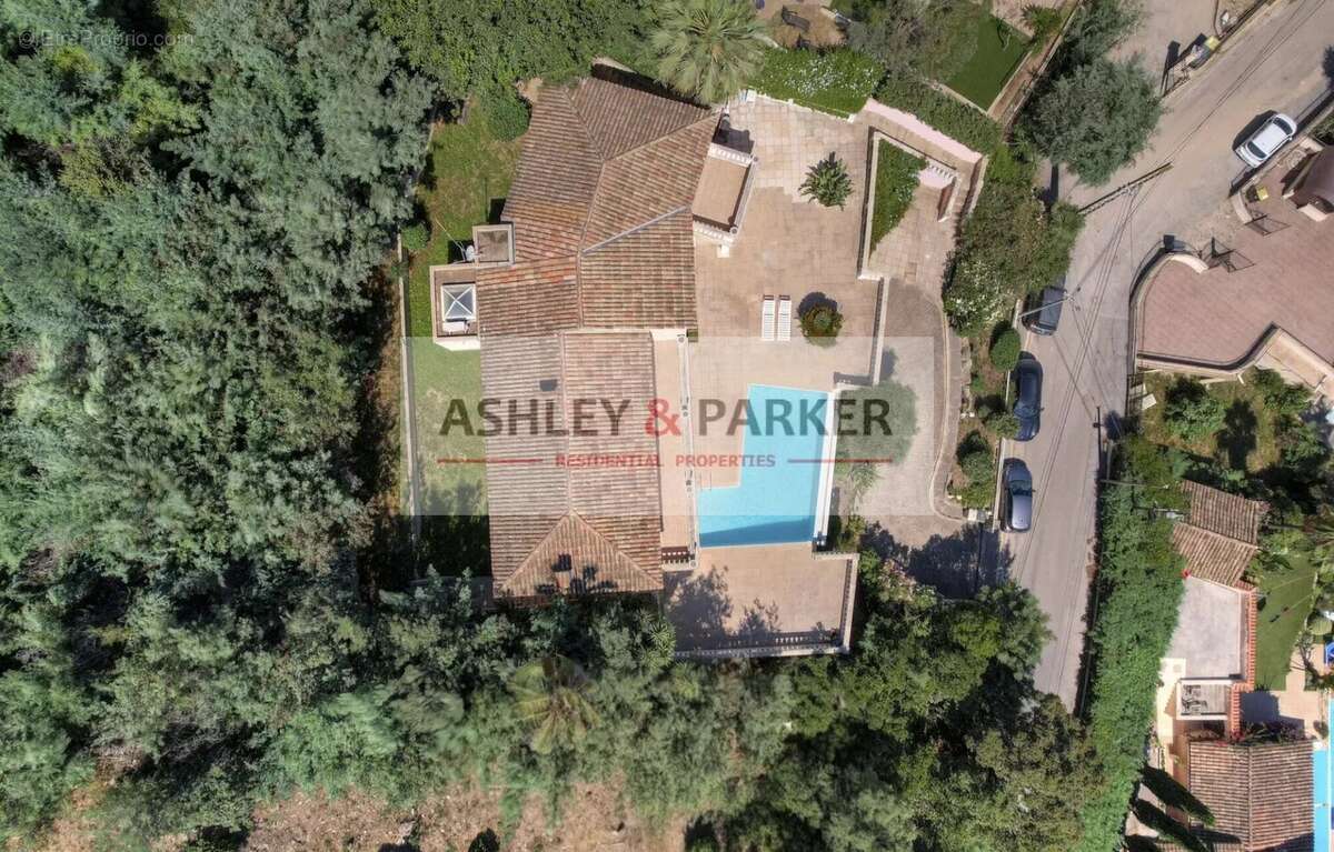 Maison à MANDELIEU-LA-NAPOULE