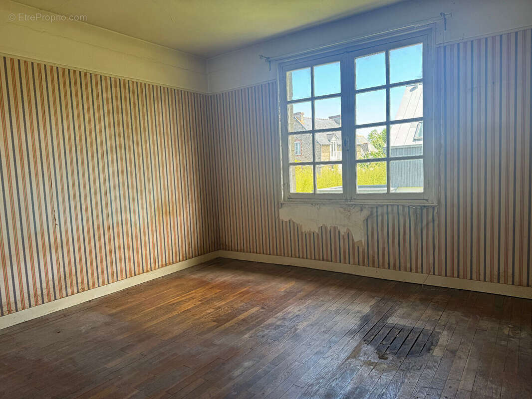 À VENDRE Dinard / Saint-Énogat  Maison à rénover avec beau potentiel - photo 7