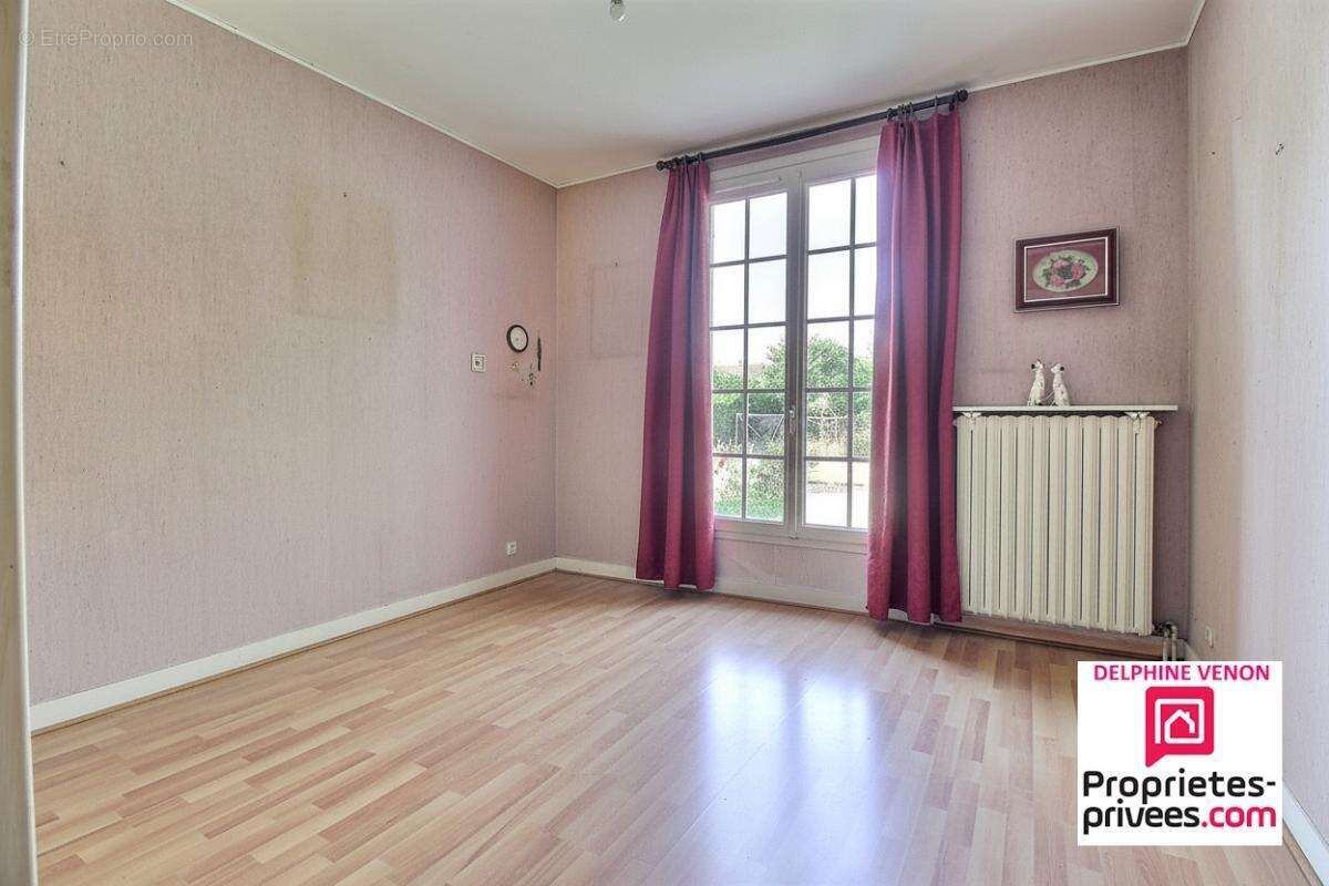 Exclusivité - Maison 5 chambres + bureau sur un terrain de 2438 m² à Saint Martin D Abbat - photo 8
