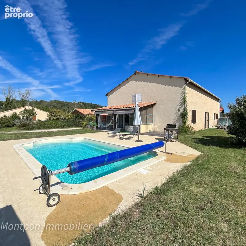 Maison 6 pièce(s) 146 m2 proche centre ville avec piscine - photo 9