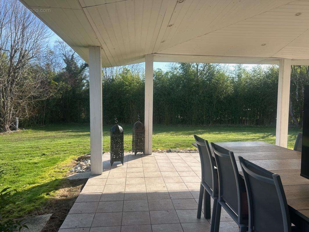 Maison à SAINT-ETIENNE-DE-TULMONT