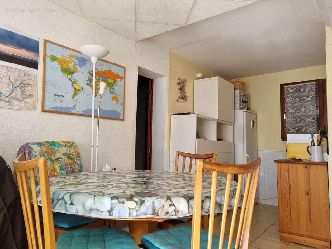A vendre - plage du grazel- pavillon 2 chambres - mezzanine - terrasse - photo 2