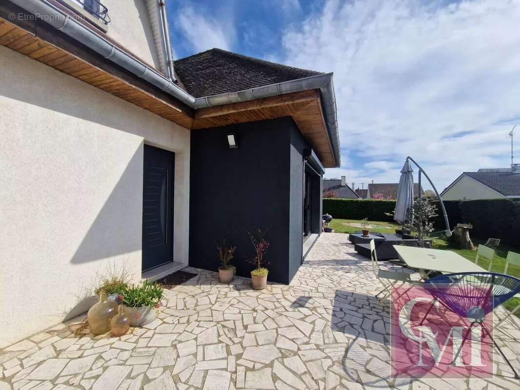 Maison à BRUYERES-LE-CHATEL