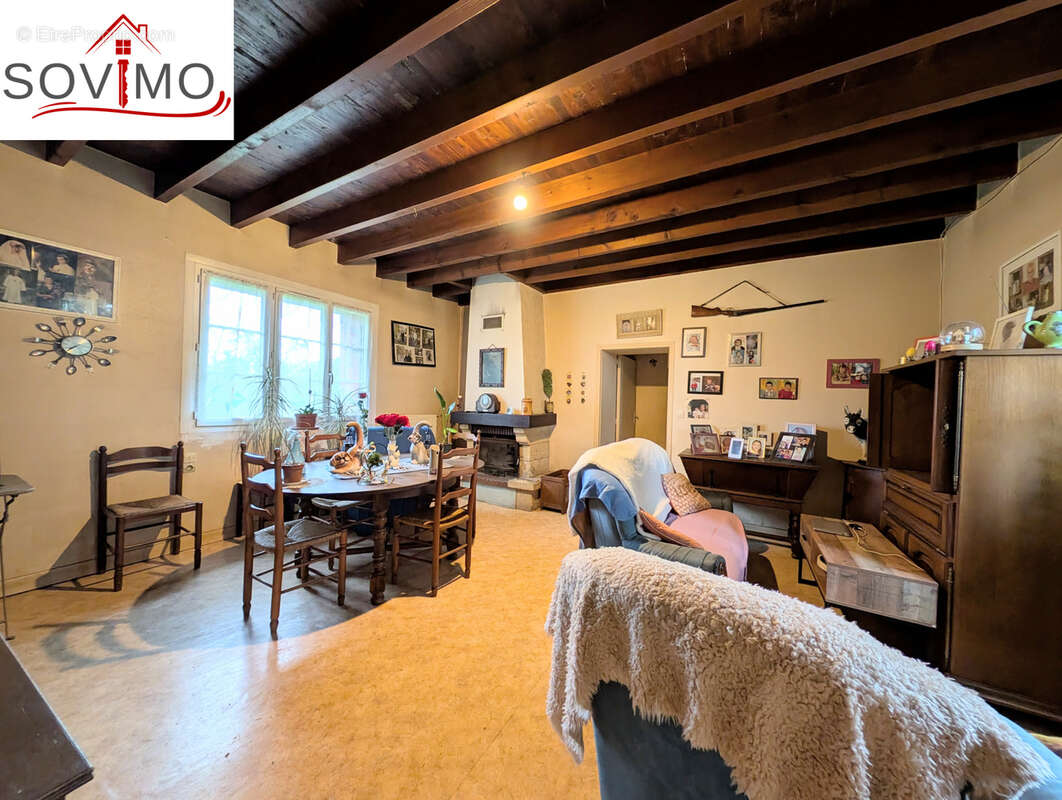 Maison à AVAILLES-LIMOUZINE