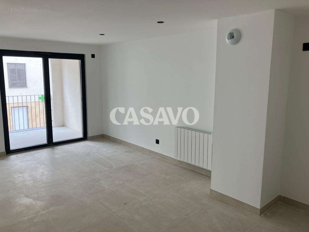 Appartement à LA TOUR-DE-SALVAGNY