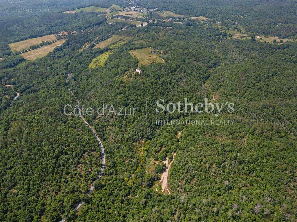 Terrain à FAYENCE