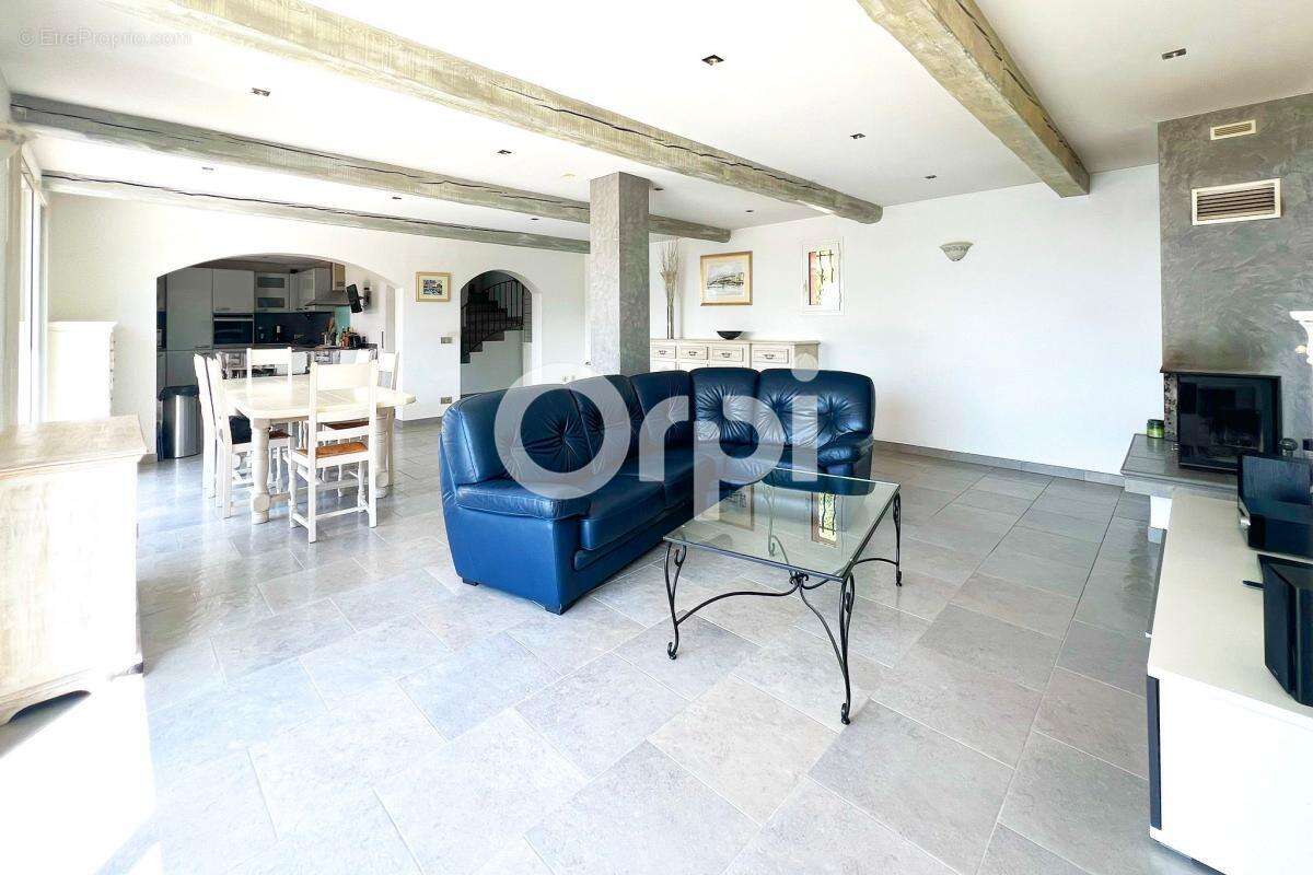 Maison à MANDELIEU-LA-NAPOULE