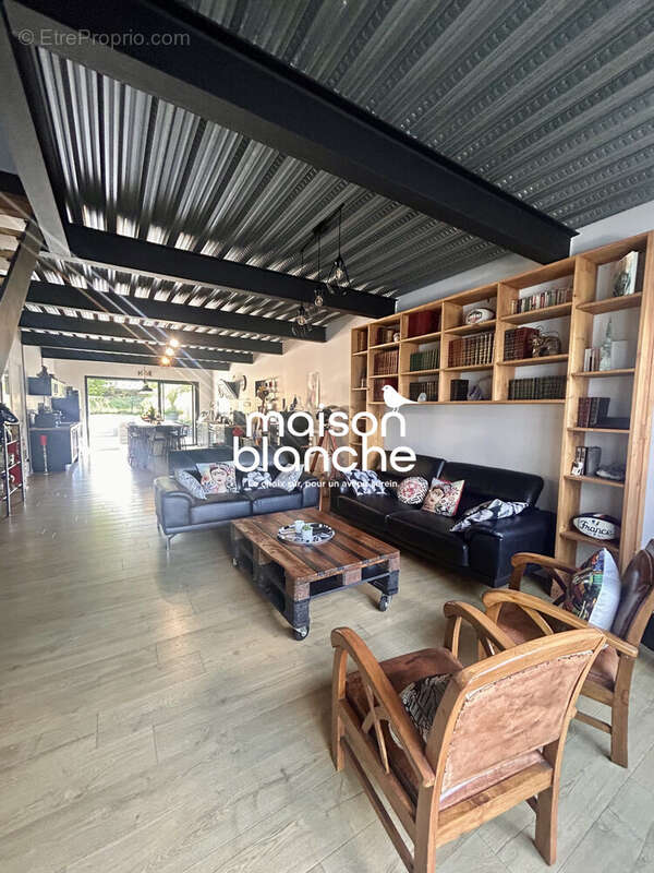 Maison à PELLOUAILLES-LES-VIGNES