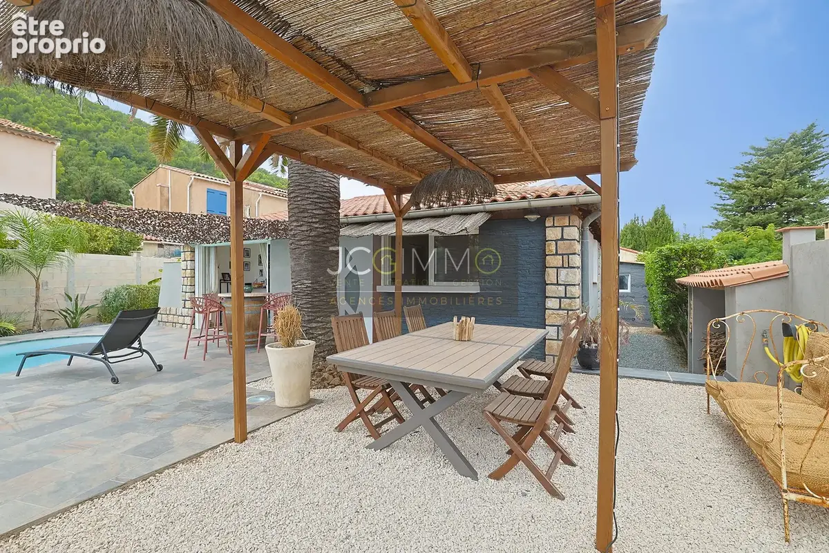 Une villa de plain-pied T5 avec piscine et garage ! - photo 3