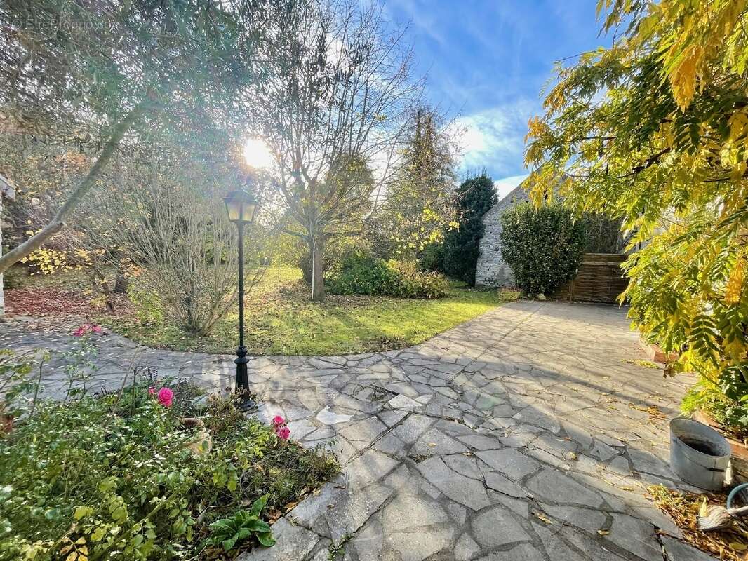 Maison à MILLY-LA-FORET