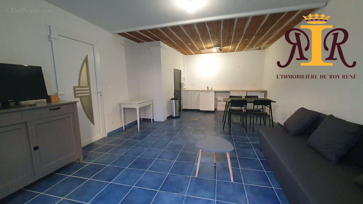 Appartement à LA TOUR-D&#039;AIGUES