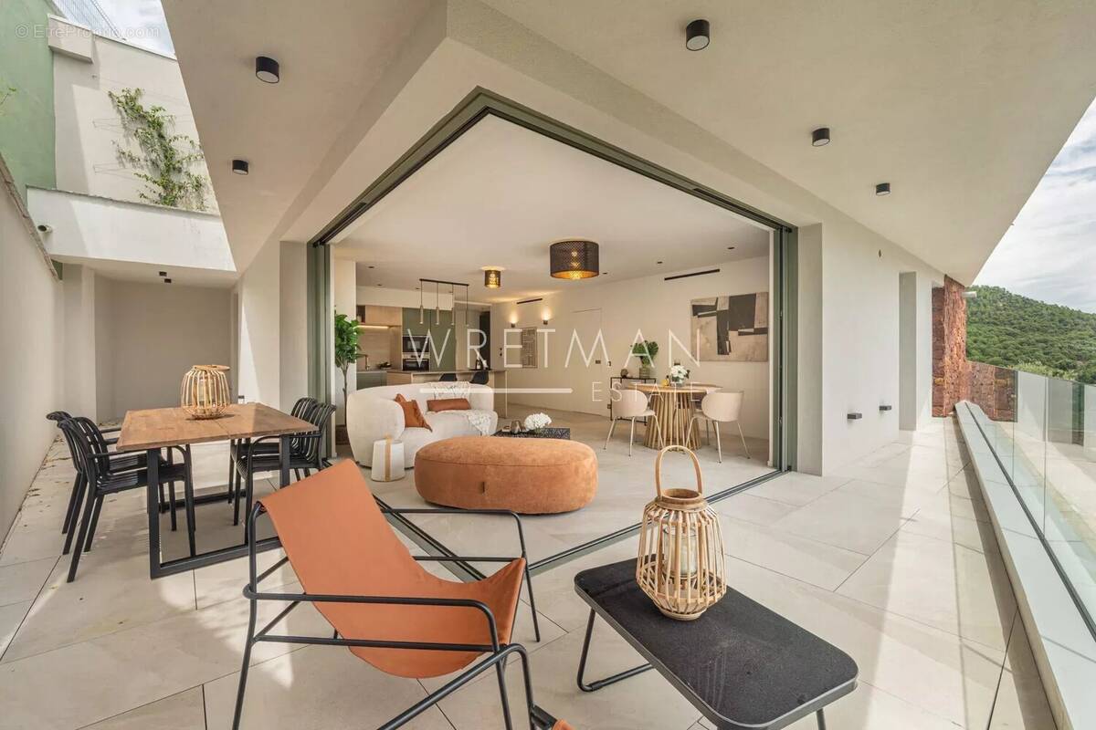 Appartement à LES ADRETS-DE-L'ESTEREL