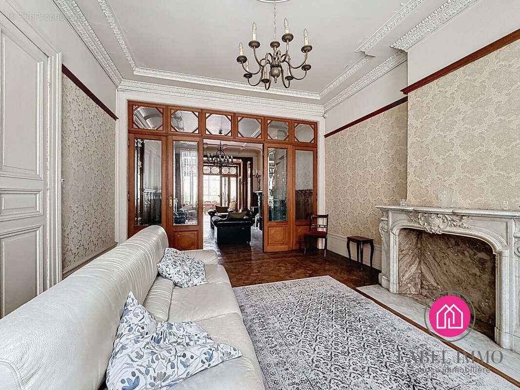 Autre à CONDE-SUR-L'ESCAUT