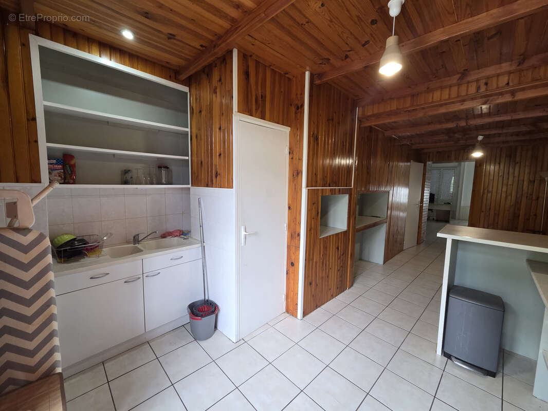 Appartement T2 bis 64m2 centre ville 2éme étage - photo 4