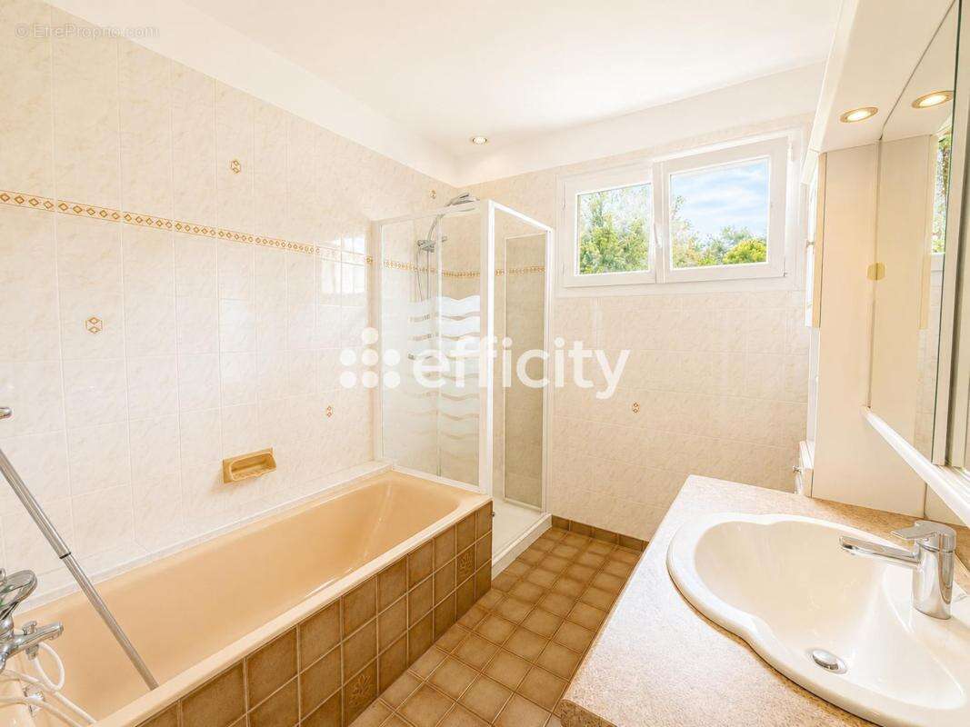Maison 130 m² à Pire-Sur-Seiche  - photo 10