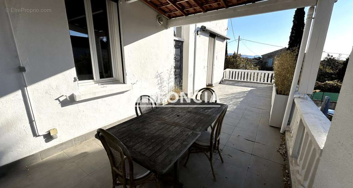 Maison à BORMES-LES-MIMOSAS