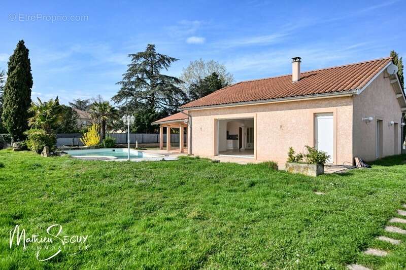 Maison à GREZIEU-LA-VARENNE