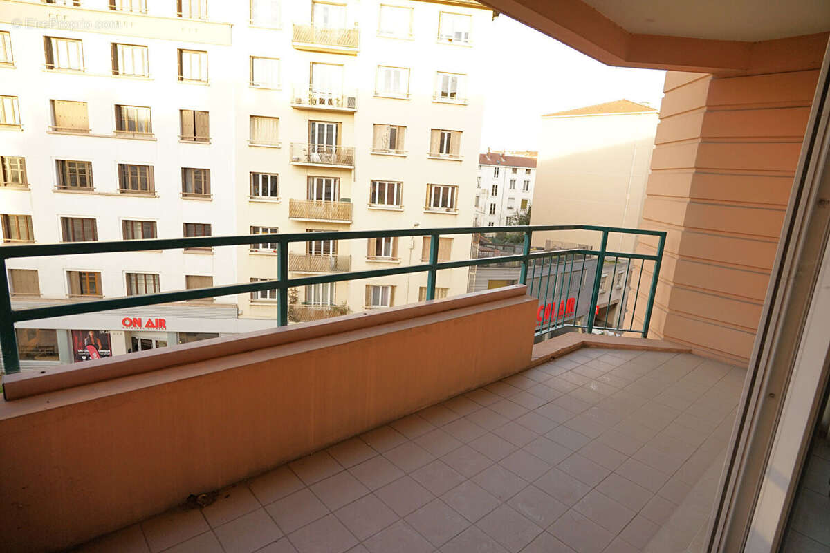 Appartement à LYON-7E