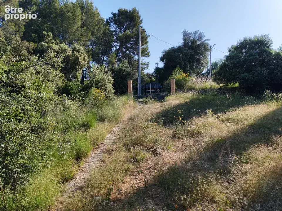 Terrain 677 m² à Lorgues  - photo 9