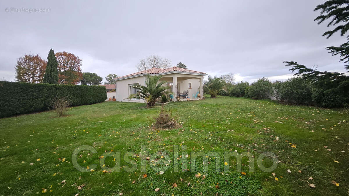 Maison à CASTELSARRASIN