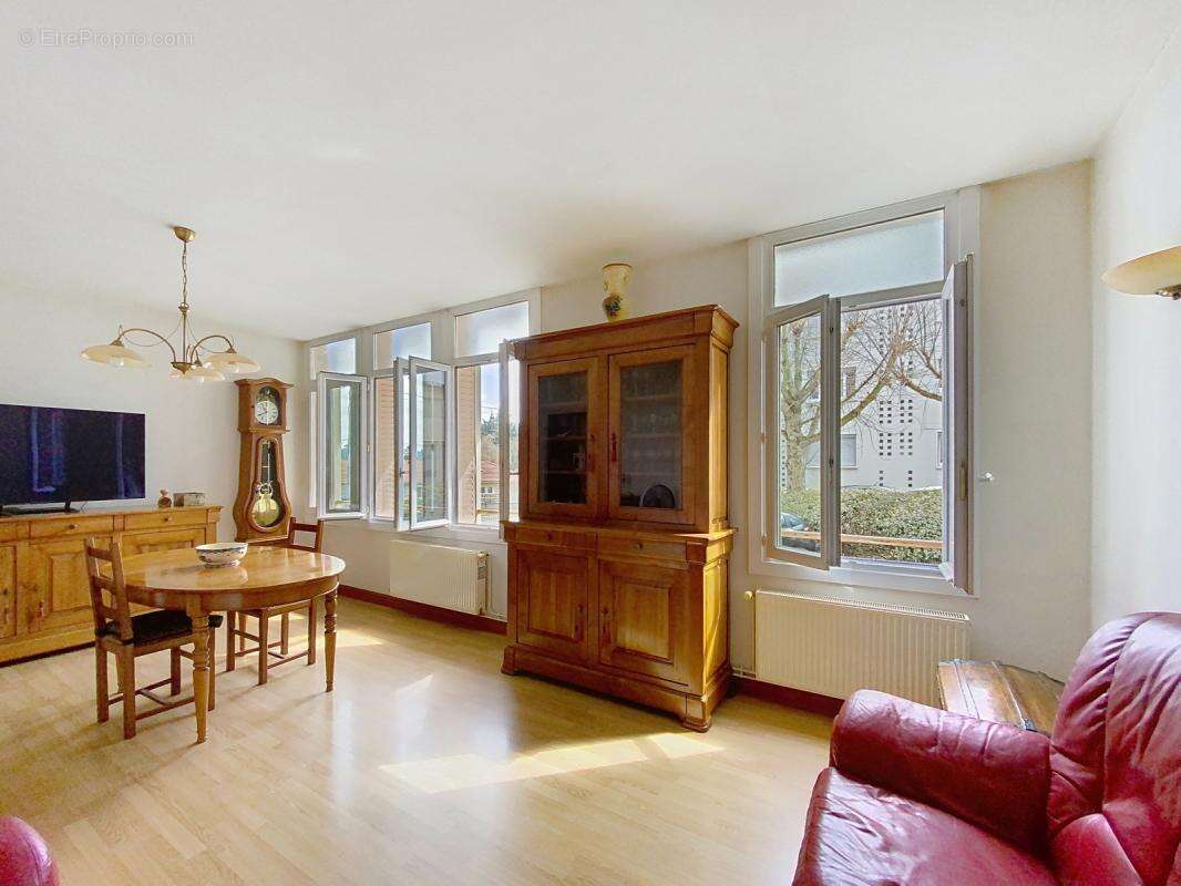 Appartement à OULLINS