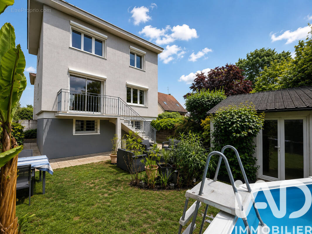 Photo 1 - Maison à SAINTE-GENEVIEVE-DES-BOIS