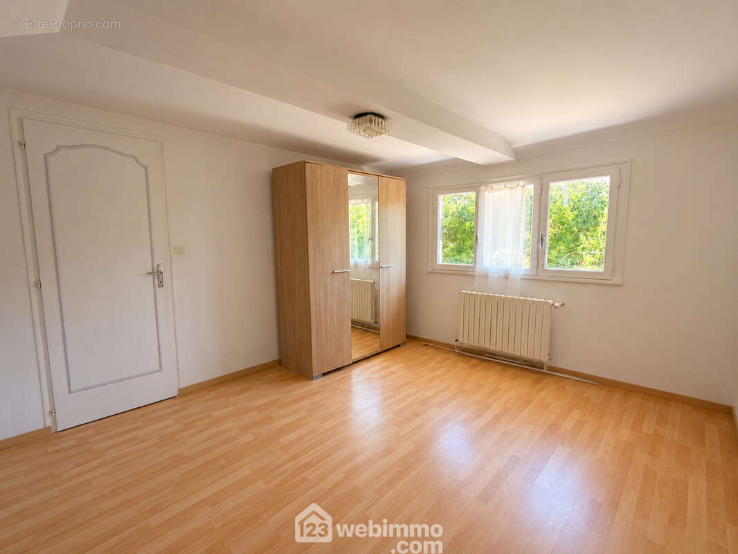 Maison 98 m² à Longue-Jumelles  - photo 8