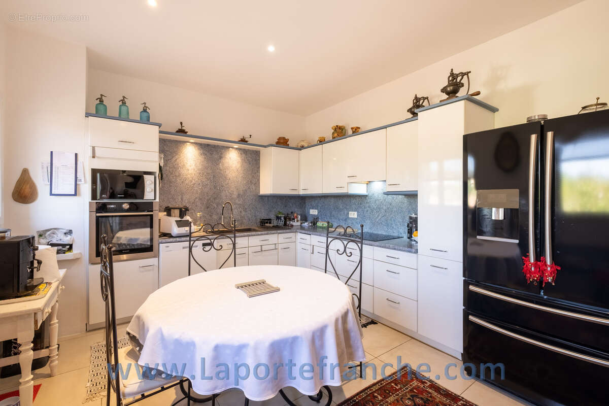 Saint-Paul de Vence Haut de Villa 140 m2, 4 pièces avec Terrasses et Jardin - photo 10