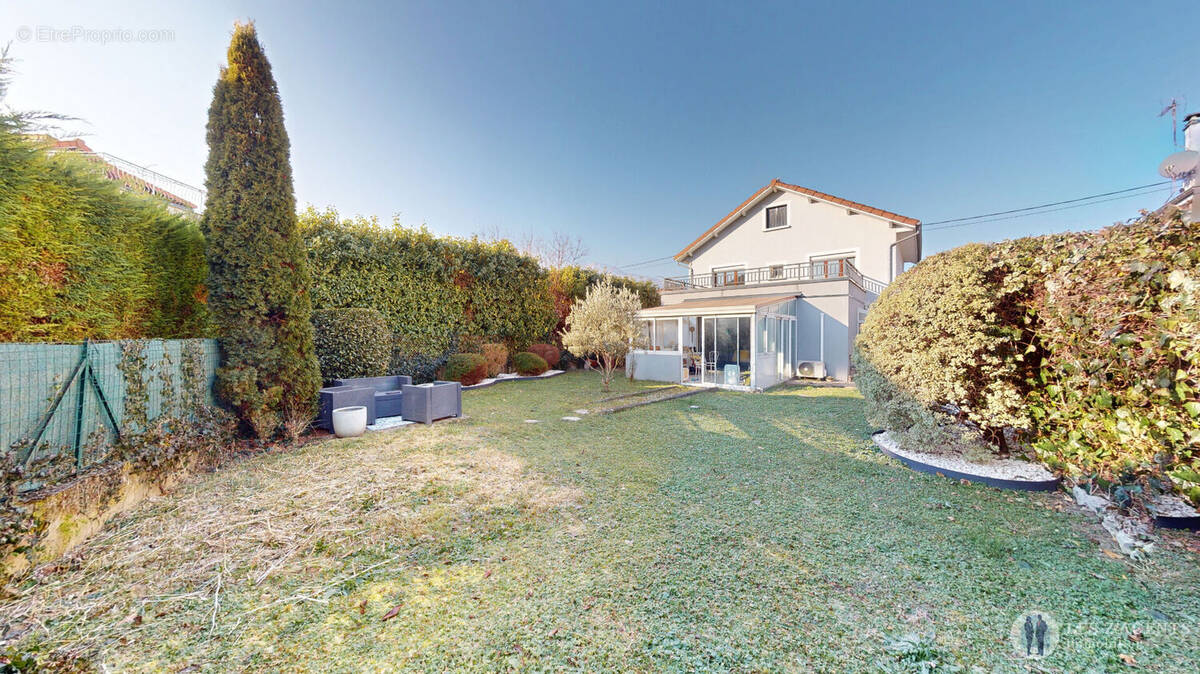 Maison à SAINT-MARTIN-D'HERES