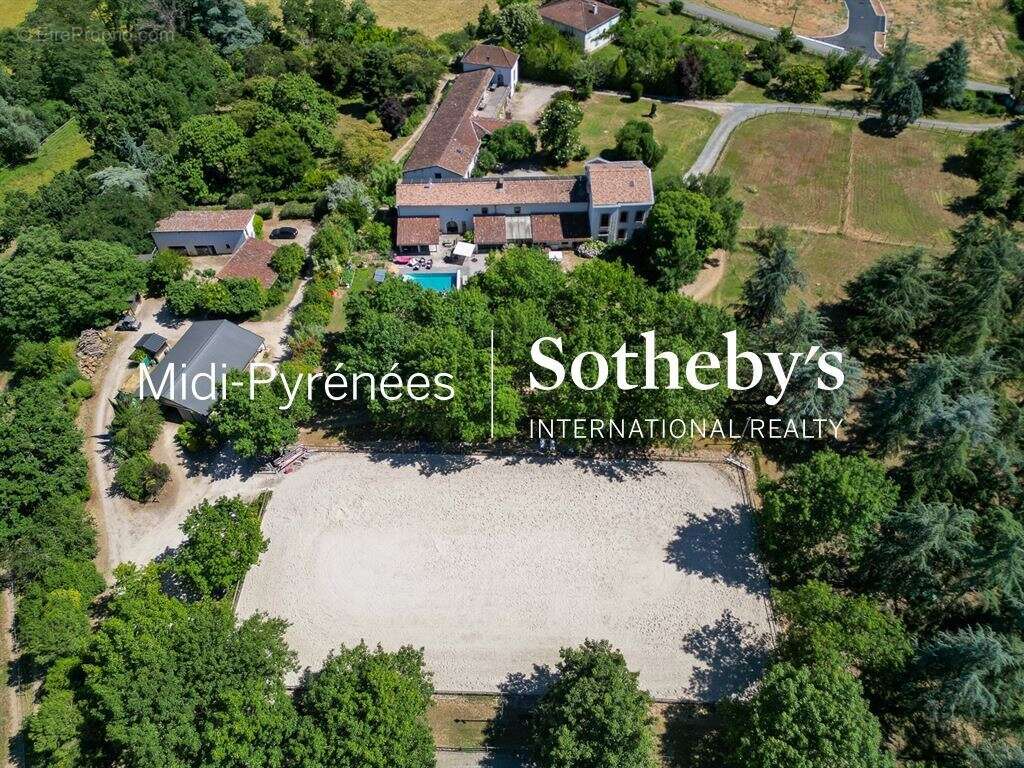 Propriété équestre de 11HA, 3 gîtes et salle de séminaire - photo 5