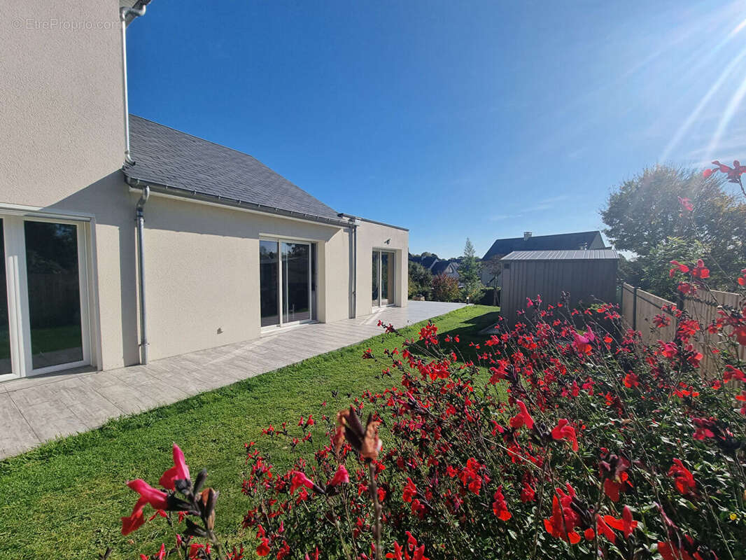 Maison à DRAGEY-RONTHON