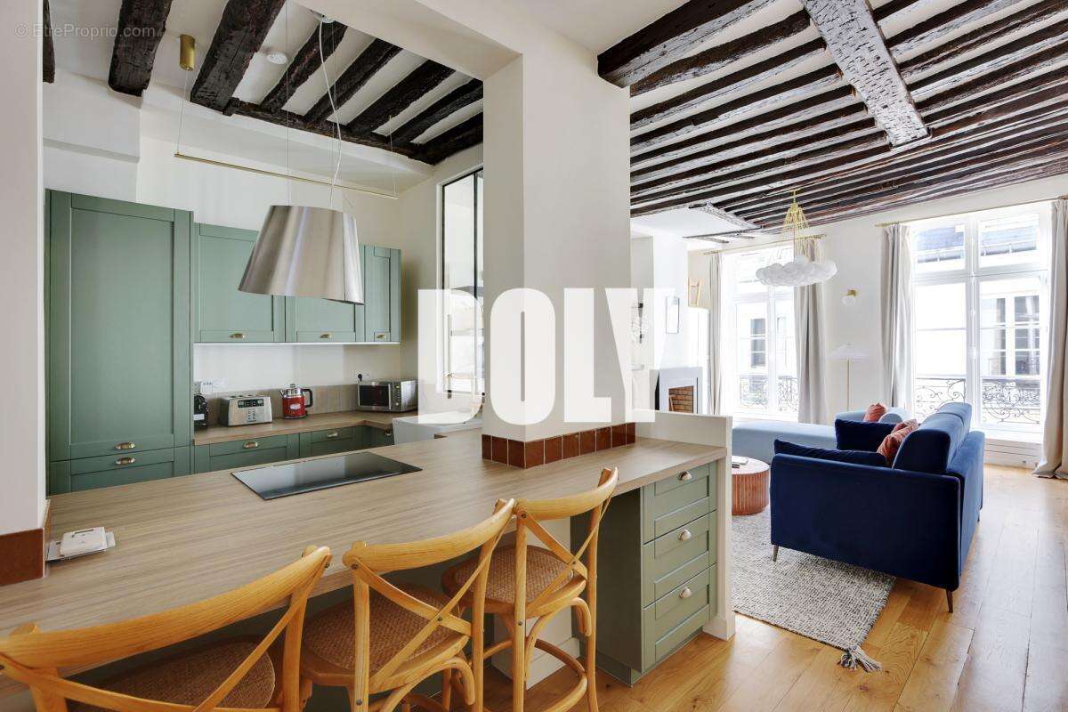 Appartement à PARIS-1E