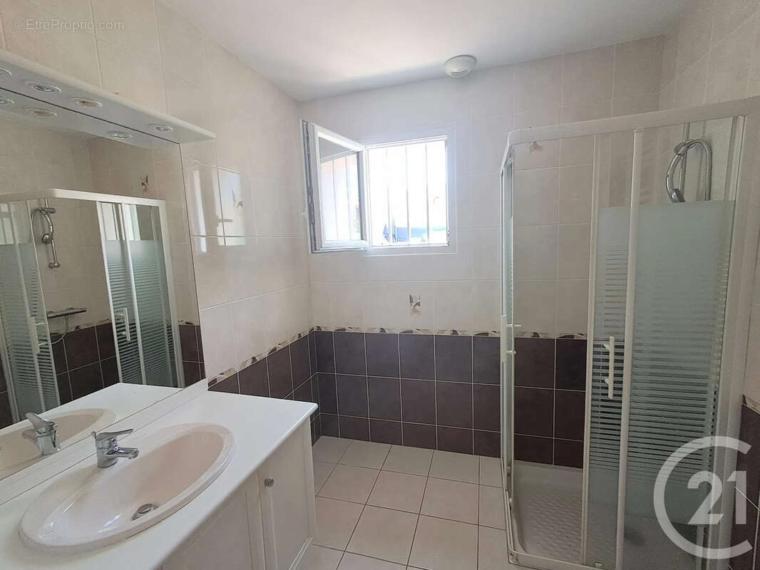 Maison 122 m² à Talmont-Saint-Hilaire  - photo 8