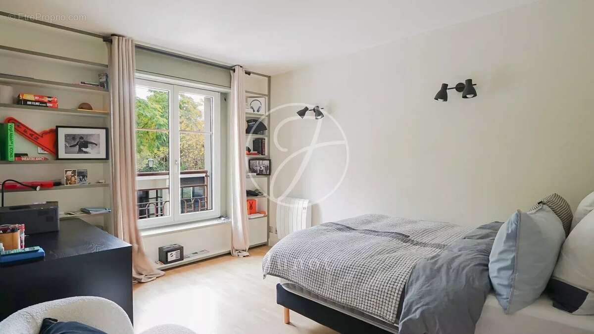 Appartement à LEVALLOIS-PERRET