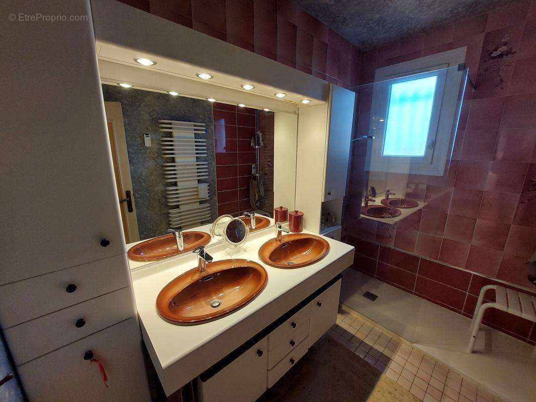 Maison à LES BAUX-SAINTE-CROIX