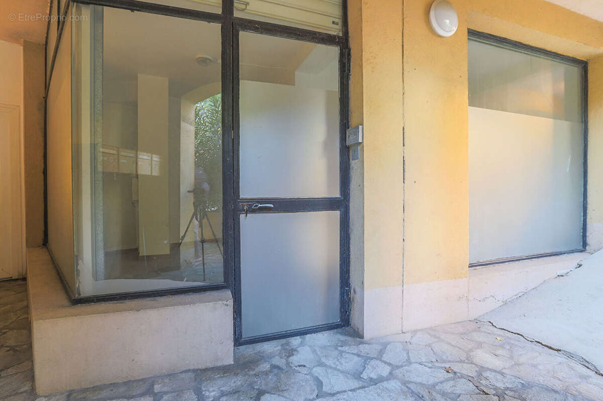 Commerce à L'ILE-ROUSSE