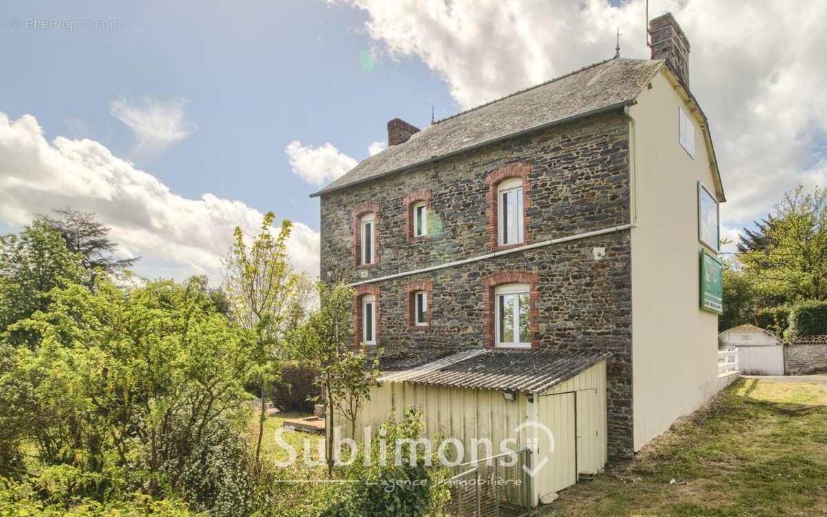 Maison à LOYAT