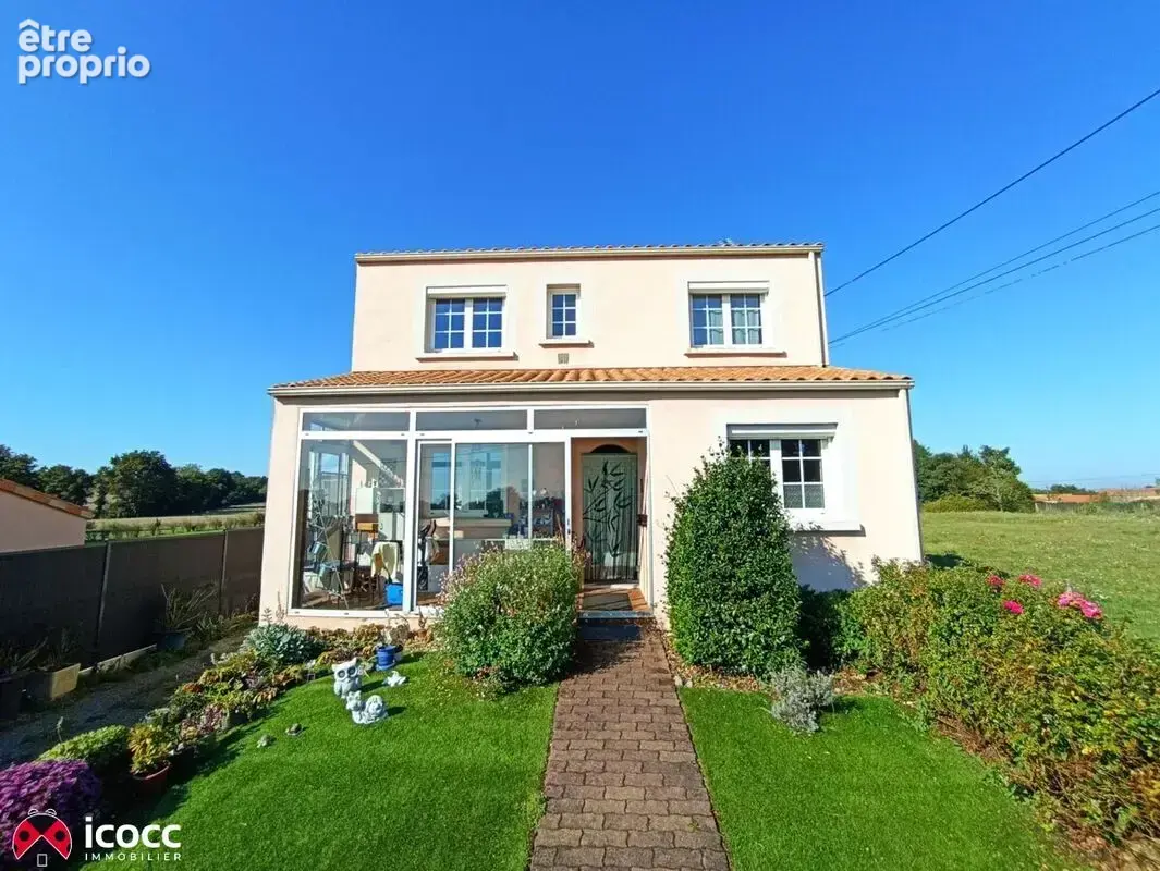 Maison 6 pièces 119 m² à vendre à Chateau-Guibert (85320) - photo 1