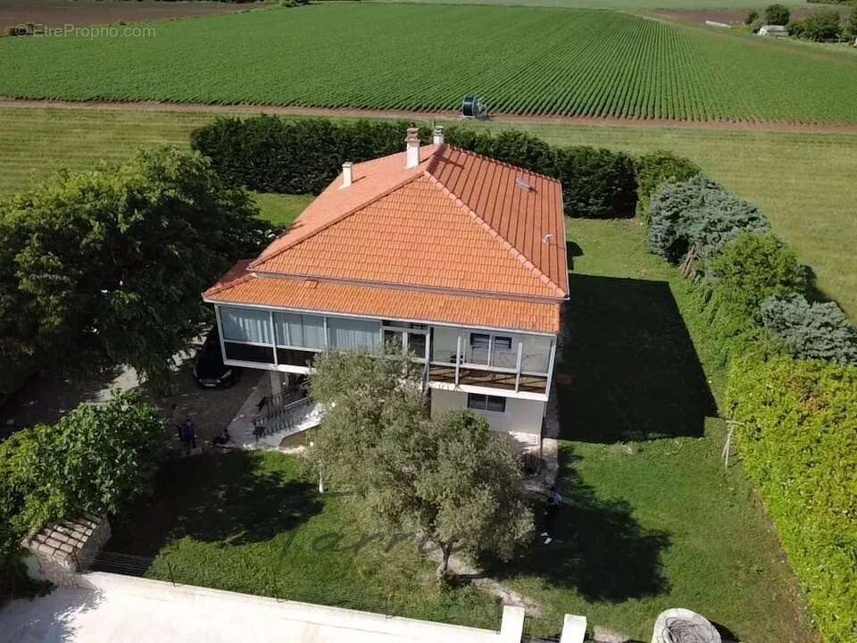 Maison à LA BATIE-ROLLAND